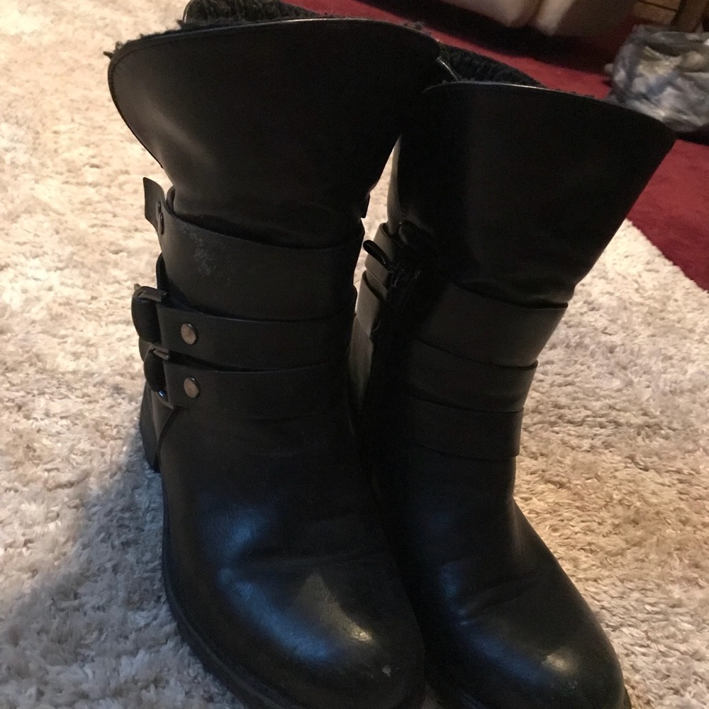 Combat black boots